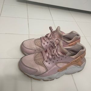 Pink huaraches 6Y